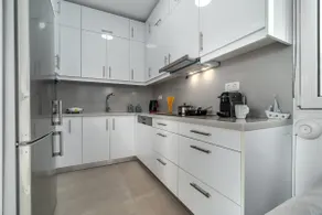 Legrena Beach House, 2 BR apt w jacuzzi no heated - Image 2