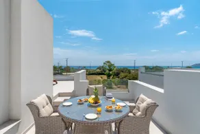 Legrena Beach House, 2 BR apt w jacuzzi no heated - Image 4