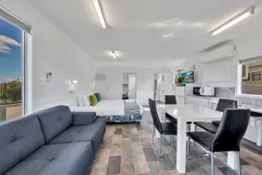 Ingenia One Bedroom Standard Cabin - Image 5