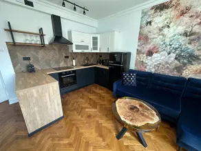Charming Apartment Zamość: Air Conditioning, Parking, R - Image 3