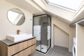 Charming 2-room attic apartment with parking, Écully - Image 4