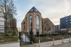 Converted St Georges Church - 3 Bedroom Apartment - Image 3