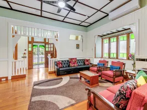 Historic Character-filled Jade Cottage - Image 4