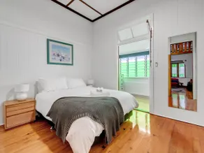 Historic Character-filled Jade Cottage - Image 3