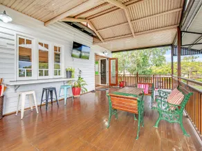 Historic Character-filled Jade Cottage - Image 5