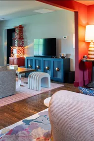 The Fox Den. Artistic!Stylish! Minutes to Downtown - Image 2