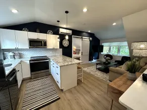 Luxury Guest Suite w/ Private Patio • Near Town - Image 5
