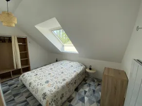 Apartment with a garden - Image 4