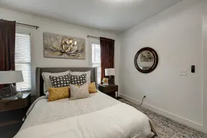 Luxe Living Masterpiece! - Image 3