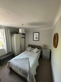 Spacious clean 3 bedroom house - Image 2