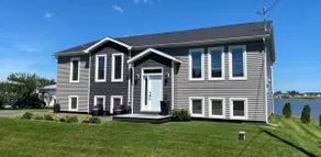 Bayside Retreat - Image 2
