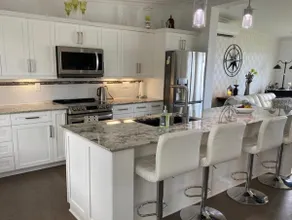 Bayside Retreat - Image 5