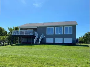Bayside Retreat - Image 3