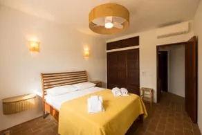 Cozy Beach Apartment W/ Sea View, Free Parking & AC - Image 2