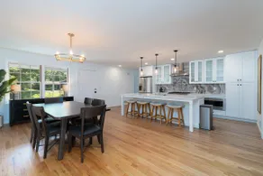 Newly renovated, pristine home - Image 3