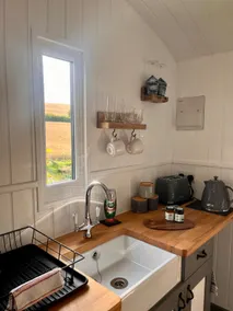 Idyllic Railway Cabin : Oak - Image 5