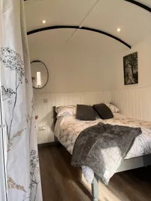 Idyllic Railway Cabin : Oak - Image 3