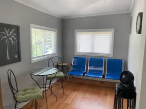 Petite Retreat - Image 5