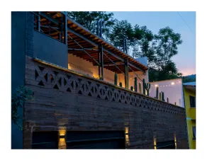 Luxurious Suite - Image 5
