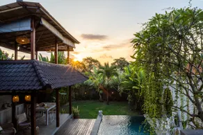 Villa Innerbloom stylish 2BR with large pool & garden - Image 4