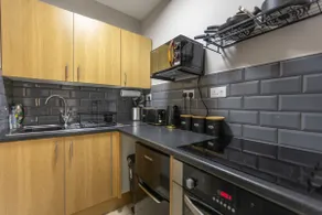 Rugby Coach House, Central location, 5 star rating - Image 5