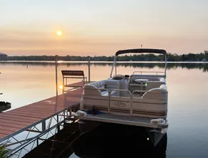 Lake Cottages, Pontoon Rental, Kayaks , Dog OK - Image 2