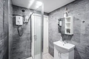 Beautiful apartment dos - free public parking - Image 3