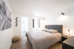 Bright 1-bedroom apartment with sunny terrace - Image 2