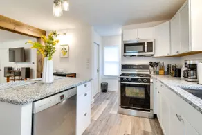 Beautiful Newly Renovated South Wedge Entire Home - Image 2
