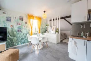 Cozy studio and free parking - Image 2