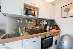 Cozy studio and free parking - Image 3