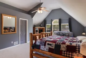 Indian Trail Upper Herring Lodge near Crystal Mtn - Image 3
