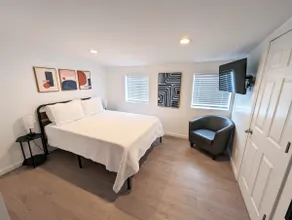 Updated Downtown Apartment - Image 5