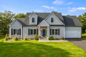 Luxury new spacious modern Cape Cod home - Image 2