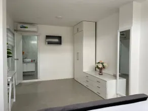modern and luxurious apartment - Image 2