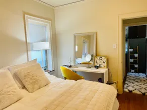 Month-to-Month Secure 1 bedroom+office and dining - Image 4