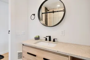 Retro Revival: Your Stylish Stay - Image 4