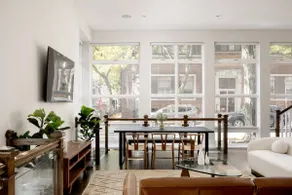 Spacious, Sun`filled Brownstone in Heart of Boston - Image 4
