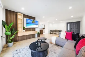 La Femme Paradise/Hot Tub/Minigolf/Jacuzzi/5 Bedrooms - Image 4