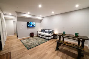 Kid & Pet Friendly| 1.5 hrs to Banff| Walkout BSMT - Image 5