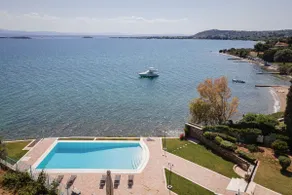 Eretria Luxurious Seafront Villa - Image 2
