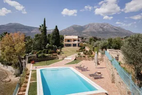 Eretria Luxurious Seafront Villa - Image 4