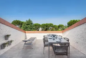 BE HOME Apartments-Luxury Penthouse/Pool/lake view - Image 5