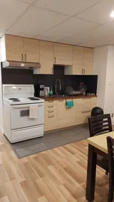 2 bedrooms, 10 minutes to downtown, quiet + free parking - Image 5