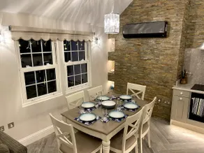 Airconditioned Luxury beachside smart-home - Image 4