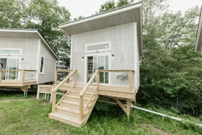 Waterfront 4-Cabin Village - Image 5