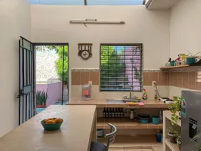 Ooch-och Apartment House - Image 5