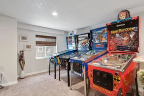 Townhouse with Arcade - Image 2