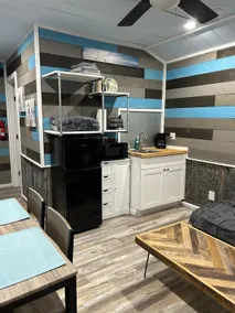 Tiny Cottage on the Texas Coast - Image 2