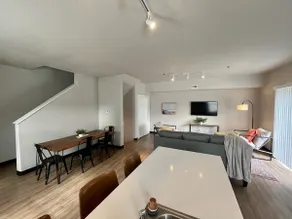 Spacious Town Home in Waverly - Image 2
